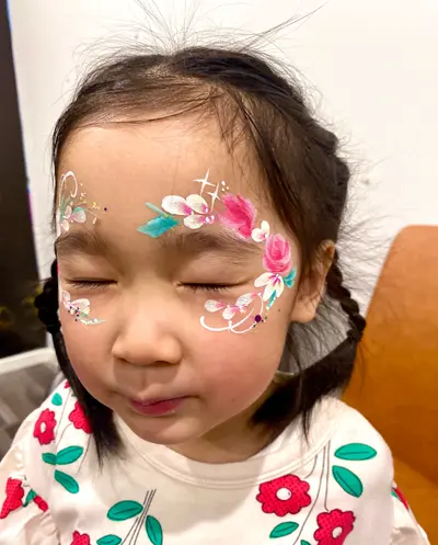 Flower face painting design